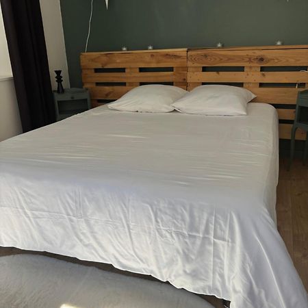 La Tete Dans Les Etoiles Apartment Aumont-en-Halatte Luaran gambar
